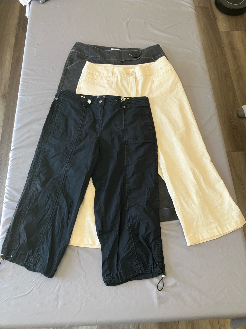 Women’s Capris Bundle - 3 Pairs - Size 10